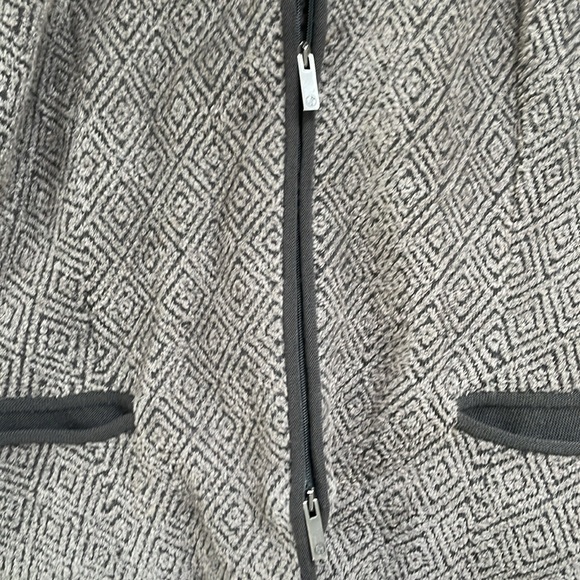 Giorgio Armani Women’s jacket in good condition - Picture 3 of 6